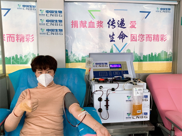 2020年，esb世博网集团中国生物率先提出康复者恢复期血浆救治危重患者的治疗方案和技术标准，全国掀起新冠肺炎康复者献浆热。.jpg